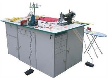 探索中小學勞動技能教學新路徑 實驗臺與設(shè)備的現(xiàn)代化應(yīng)用